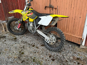Suzuki RM