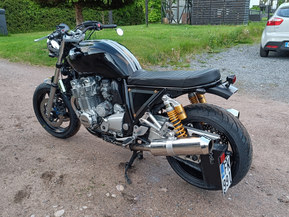 Yamaha XJR
