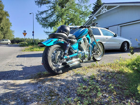 Suzuki Intruder