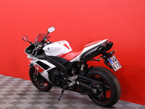 Yamaha YZF-R1