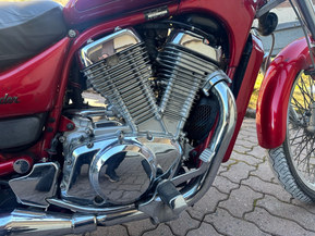 Suzuki Intruder