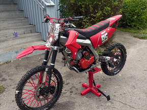X-Motos Dirt Bike