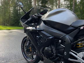 Yamaha YZF-R1