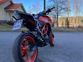 KTM 390