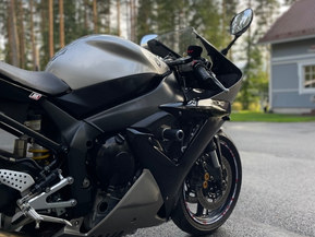 Yamaha YZF-R1