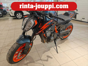 KTM 890