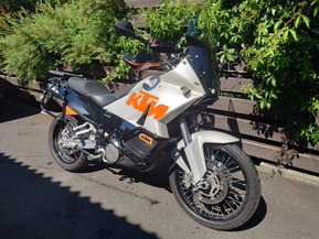 KTM 990