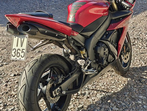 Yamaha YZF-R1