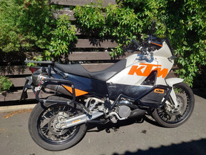 KTM 990