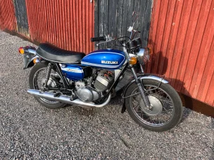 Suzuki T