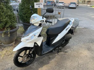 Suzuki UK110