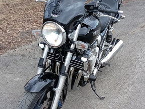 Yamaha XJR