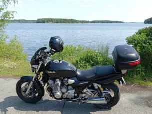 Yamaha XJR