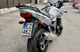 Kawasaki ZR-7S