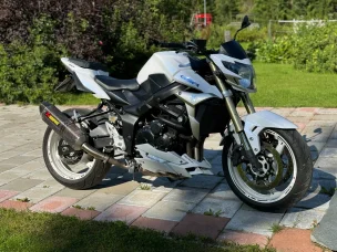 Suzuki GSR