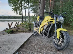 Kawasaki ZX-7R