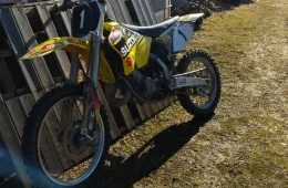 Suzuki RM