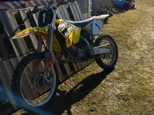 Suzuki RM