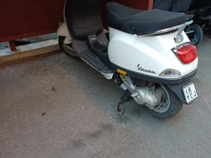Vespa LX