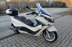 Piaggio X10
