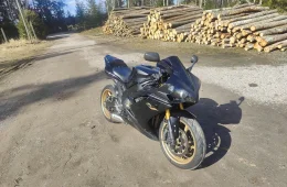 Yamaha YZF-R1