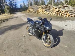 Yamaha YZF-R1