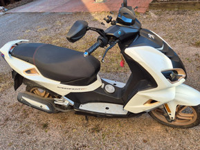 Peugeot Speedfight 4