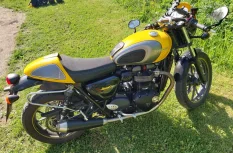 Triumph Street Twin