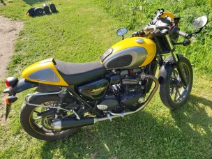 Triumph Street Twin