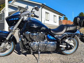 Suzuki Intruder