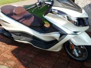 Piaggio X10