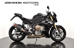 BMW S
