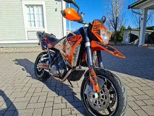 KTM 950