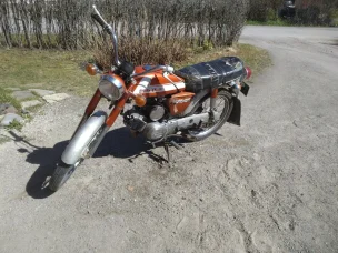 Suzuki A100