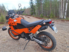 KTM 950