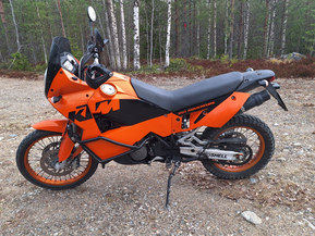 KTM 950