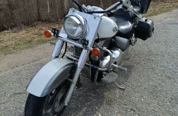 Suzuki Intruder