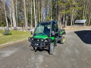 John Deere Gator