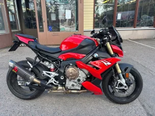 BMW S