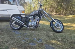 Suzuki Intruder