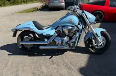 Suzuki Intruder