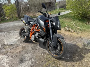 KTM 990