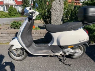 Vespa LX