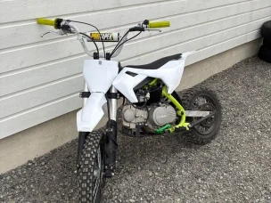 X-Motos Dirt Bike