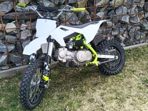 X-Motos Dirt Bike