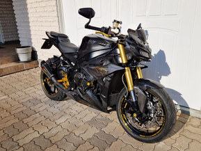 BMW S