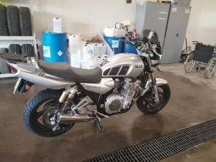 Yamaha XJR