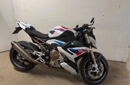 BMW S
