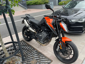 KTM 890