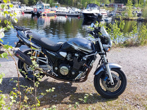 Yamaha XJR